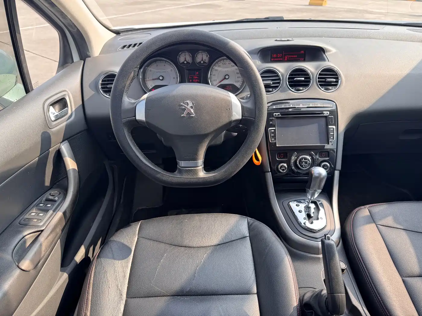 Peugeot 408 2013 2.0L Automatic Luxury Edition фото 9