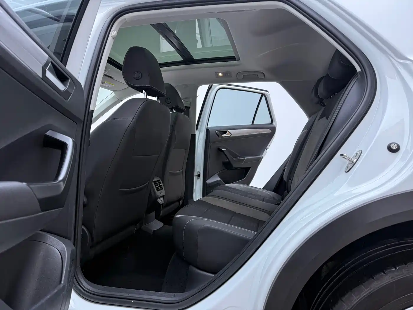 Volkswagen T-ROC 2021 Facelift 280TSI DSG 2WD Elite Smart Connect Edition фото 5