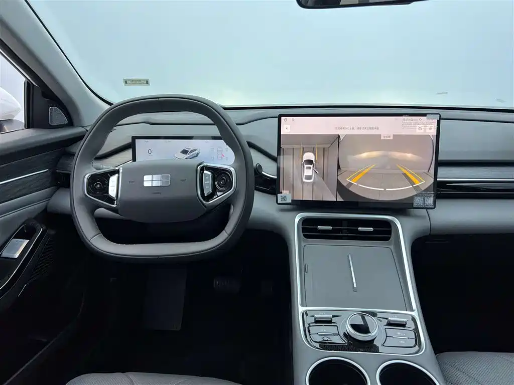 Geely Galaxy Galaxy L6 2025 EM-i 140km Explorer+ Edition фото 29
