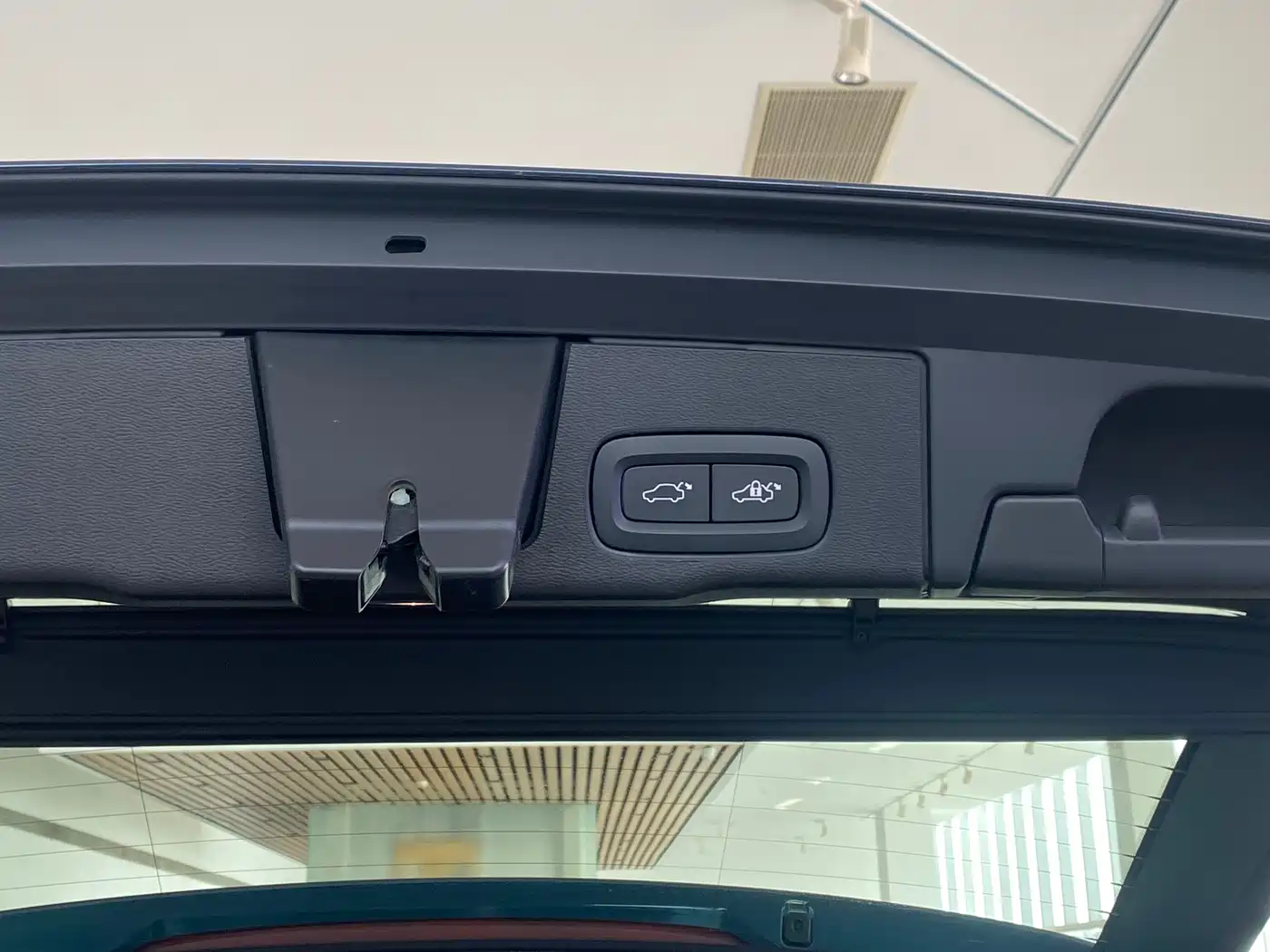 VOLVO XC60 PLUG IN HYBRID