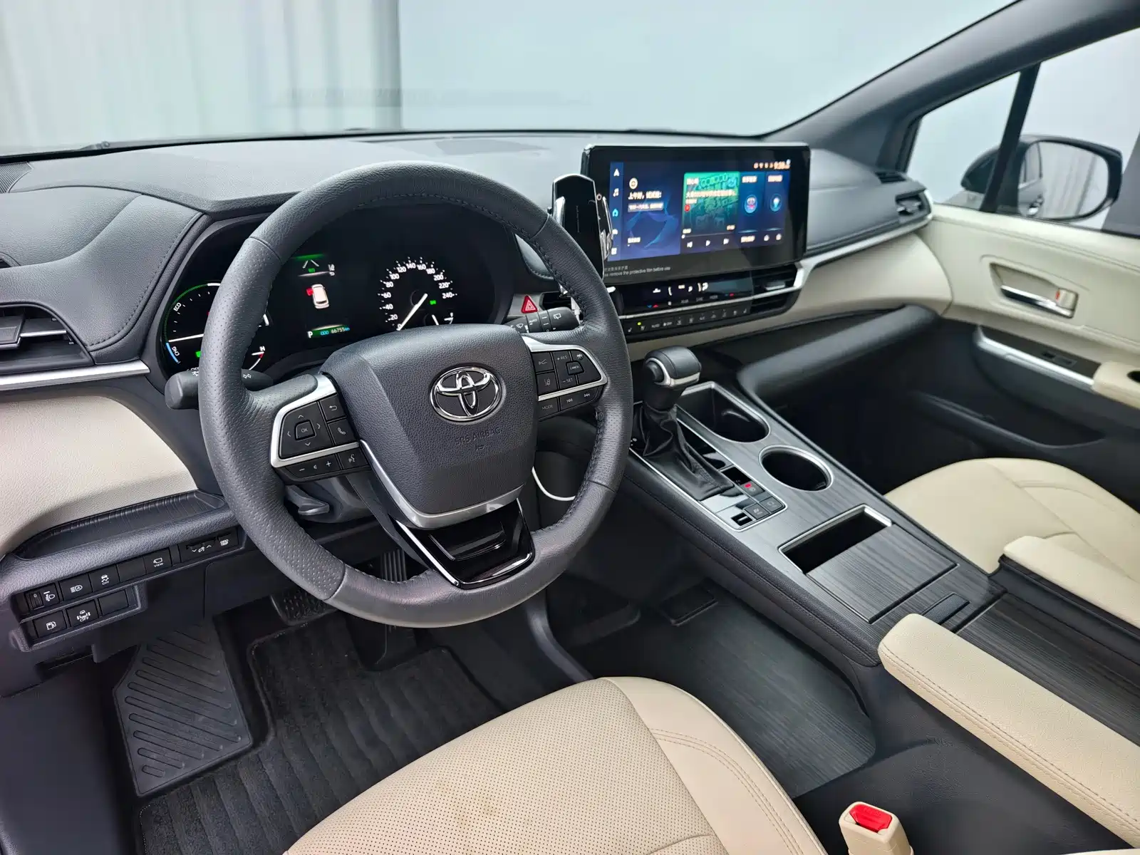 Фото 4 - Toyota Granvia