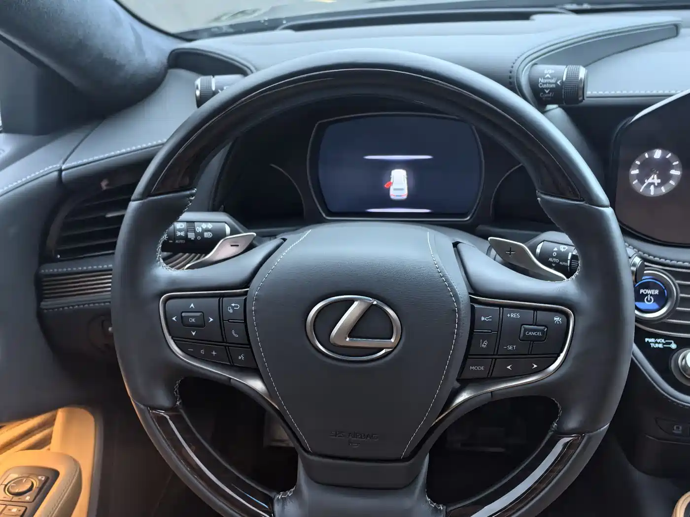 Lexus LS 2021 500h Luxury Edition фото 16