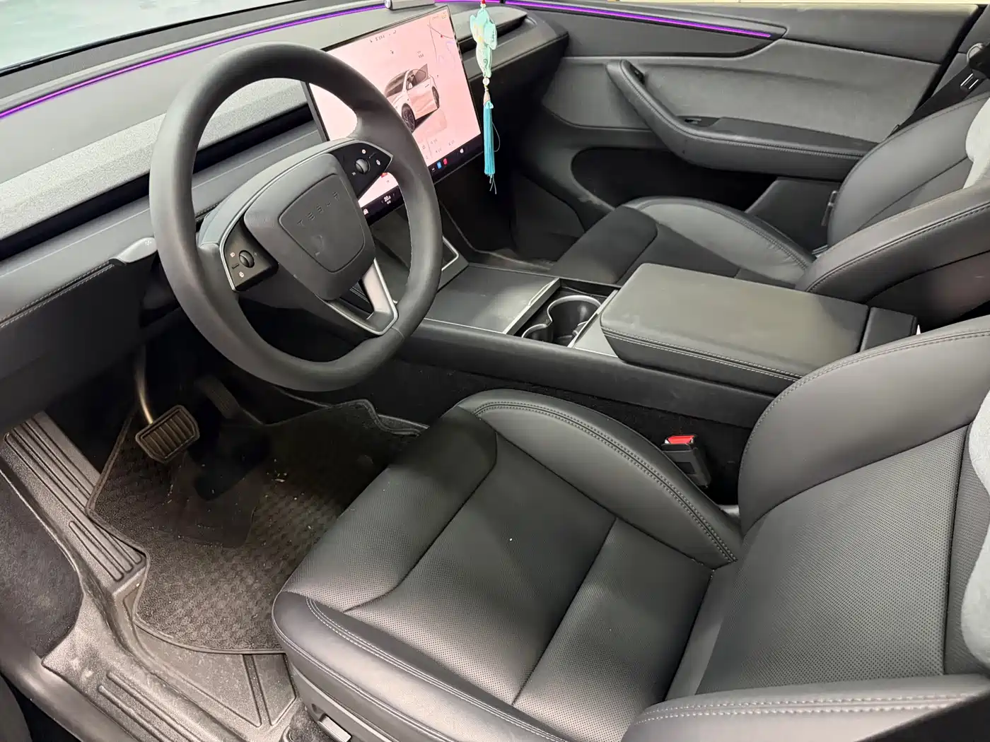 Photo 11 - Tesla Model Y