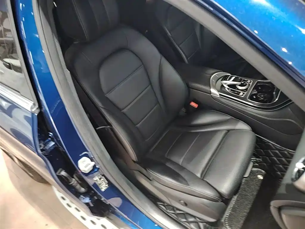 Mercedes-Benz GLC 2016 GLC 260 4MATIC Luxury фото 25