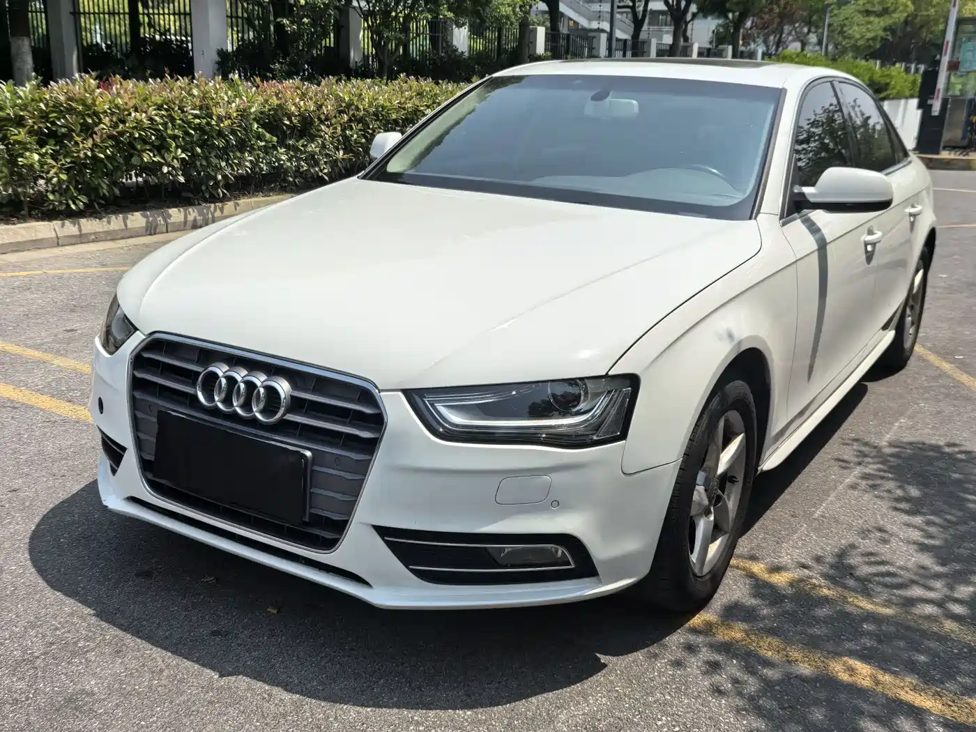 Audi A4L 2013 35 TFSI Automatic Comfort фото 3