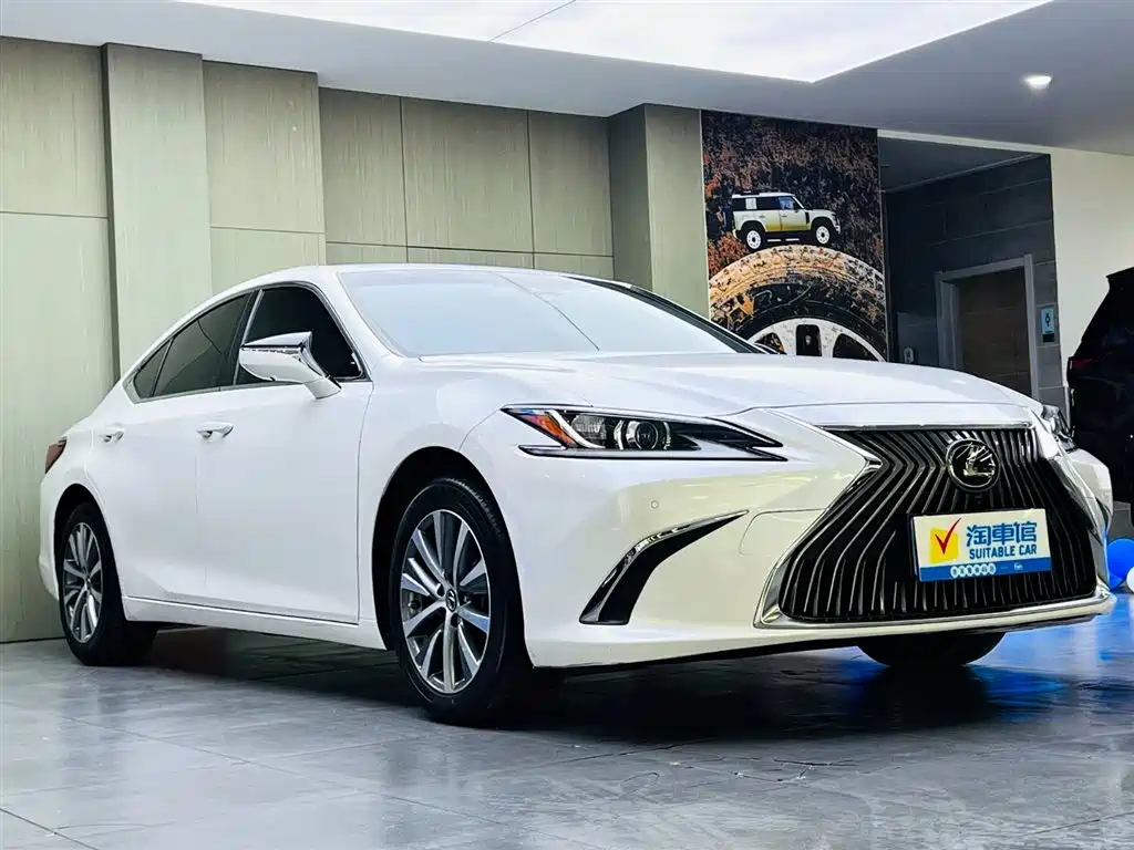 Lexus ES 2020 200 Excellence фото 3