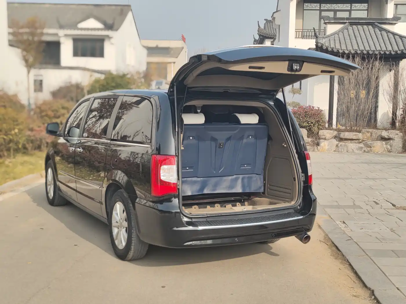 Chrysler Grand Voyager (Import) 2017 2013 3.6L Luxury Edition