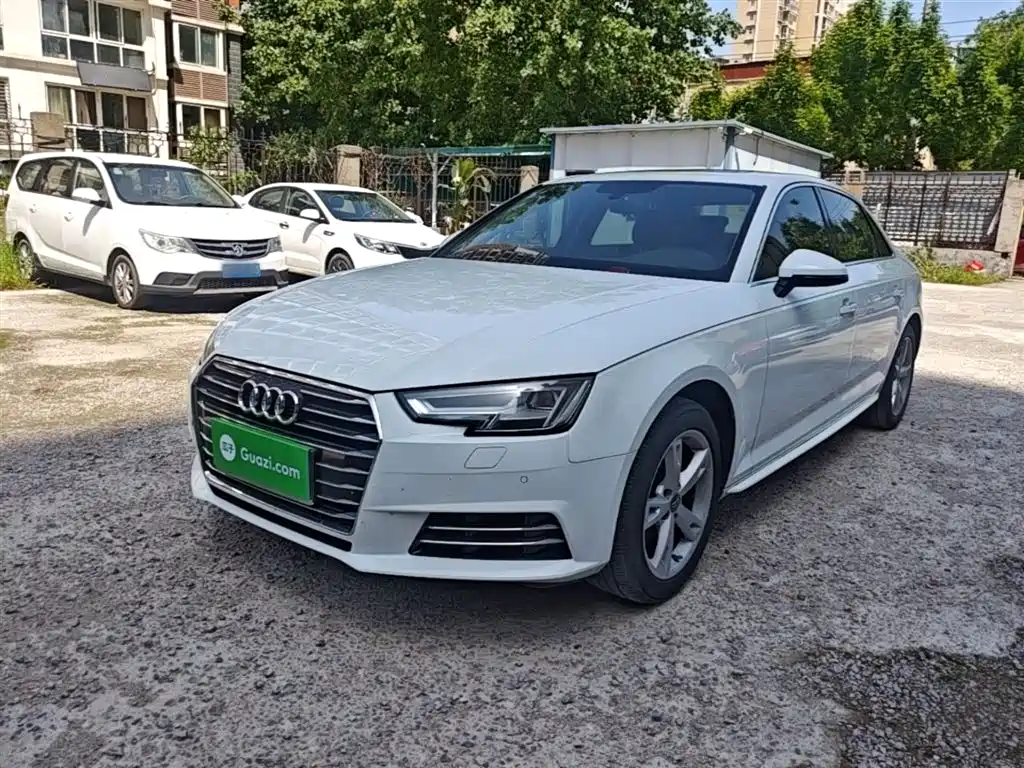 Audi A4L 2017 40 TFSI Fashion Edition