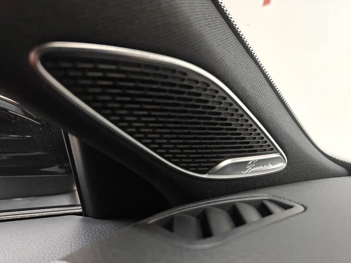Mercedes-Benz A-Class AMG 2025 AMG A 35 L 4MATIC фото 9