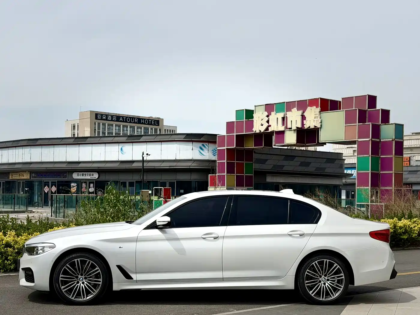 BMW 5 Series 2019 530Li Leading M Sport Package фото 3