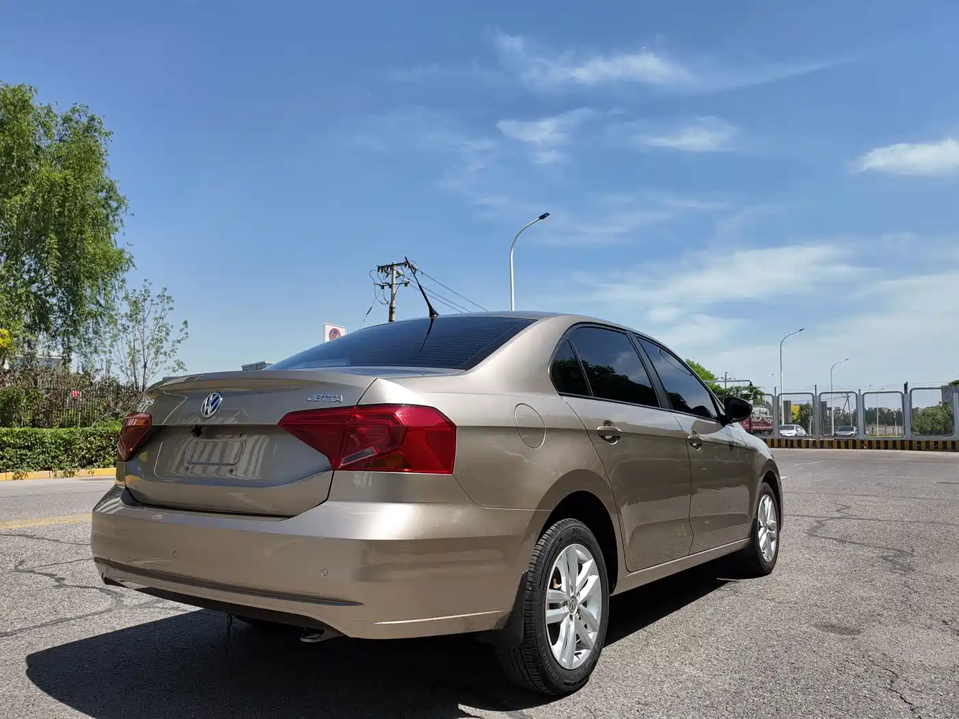 Volkswagen Jetta 2019 Dream Edition 1.4L Manual Fashion фото 7