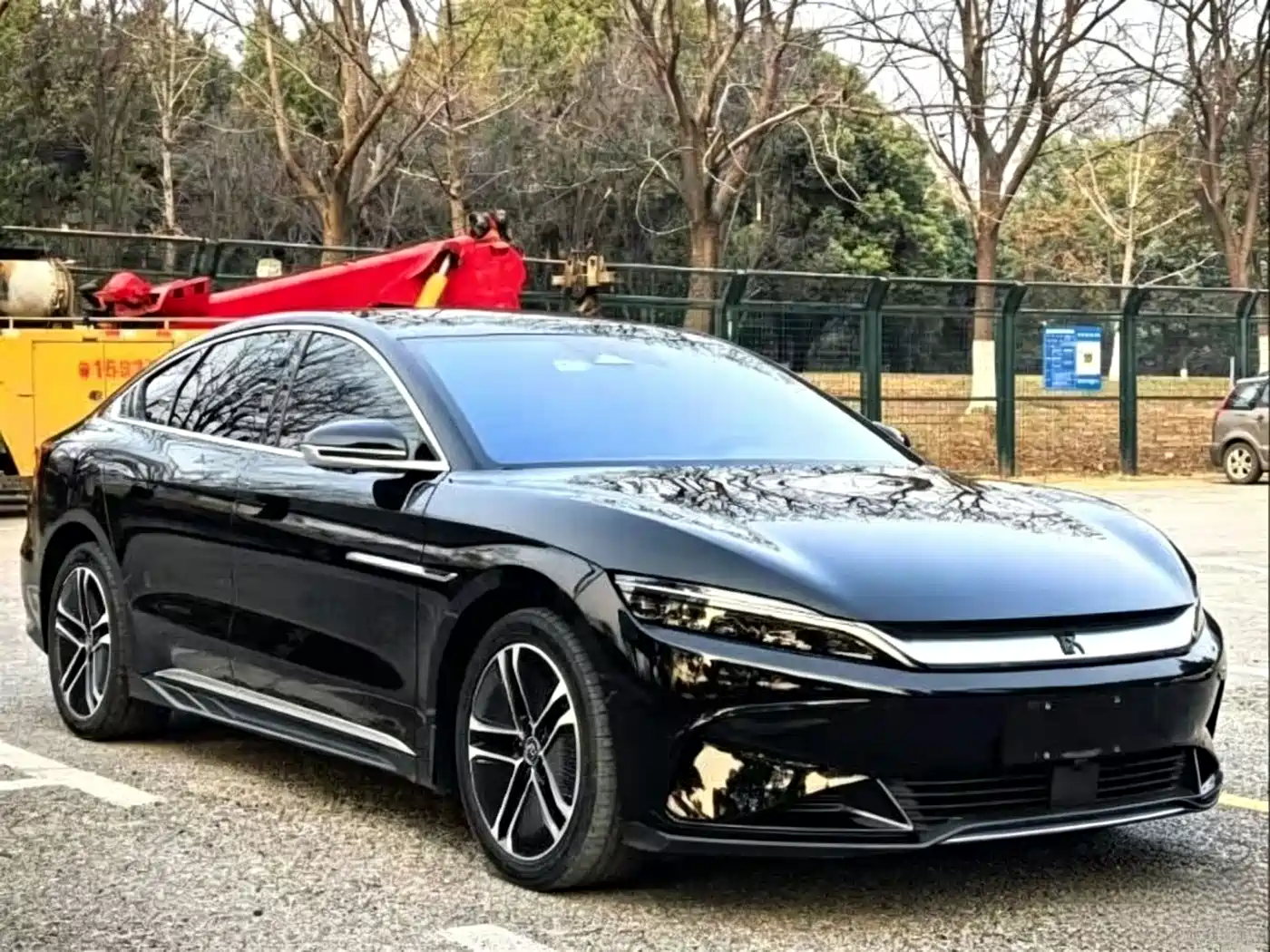 BYD Han 2023 EV Champion Edition 605KM FWD Premium фото 3
