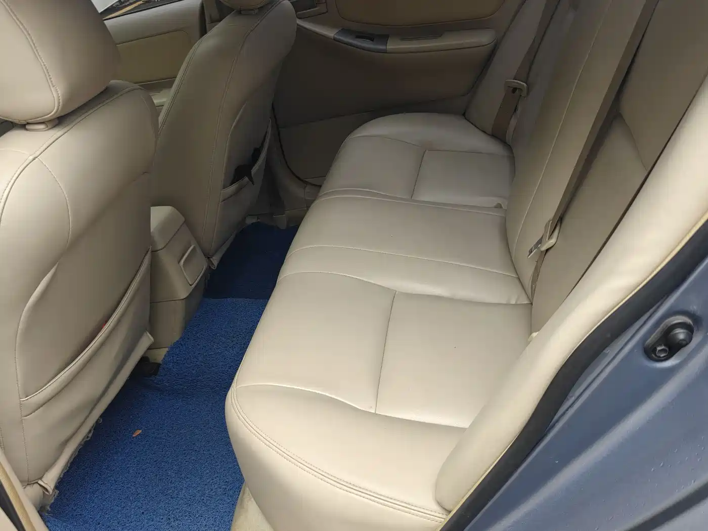 Toyota Corolla 2013 1.6L Automatic Luxury фото 14
