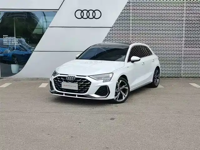 Audi A3 2025 Facelift Sportback 35TFSI Flying Spur Premium