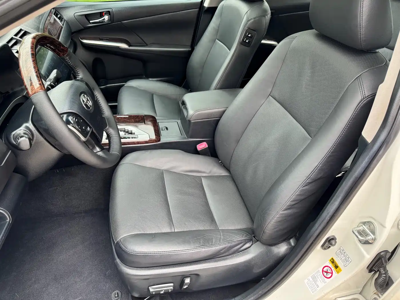 Toyota Camry 2015 2.0G Leading Edition фото 7