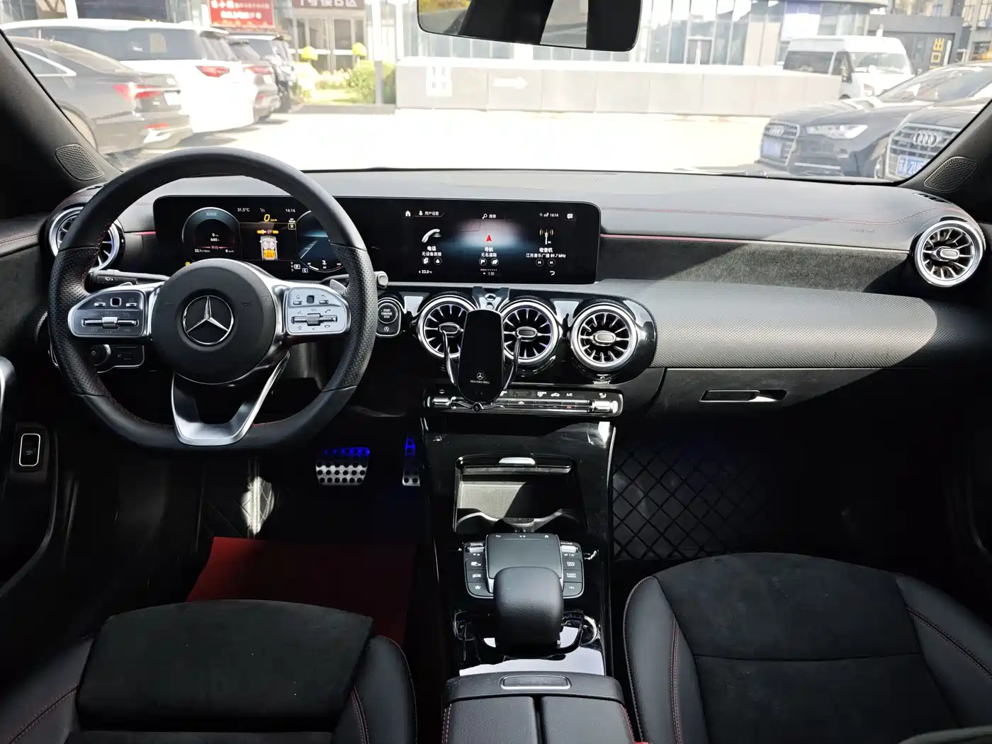 Mercedes-Benz CLA (Import) 2023 CLA 200 фото 14