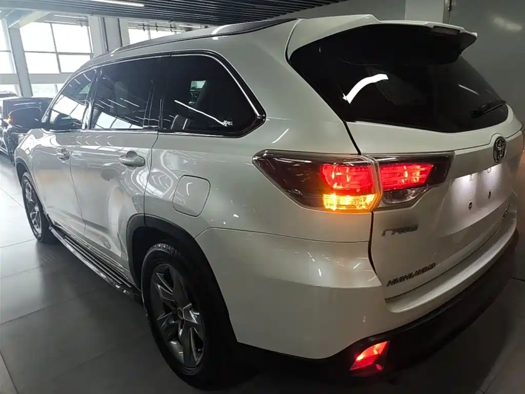 Toyota Highlander 2015 2.0T AWD Luxury Edition 7-seater фото 5