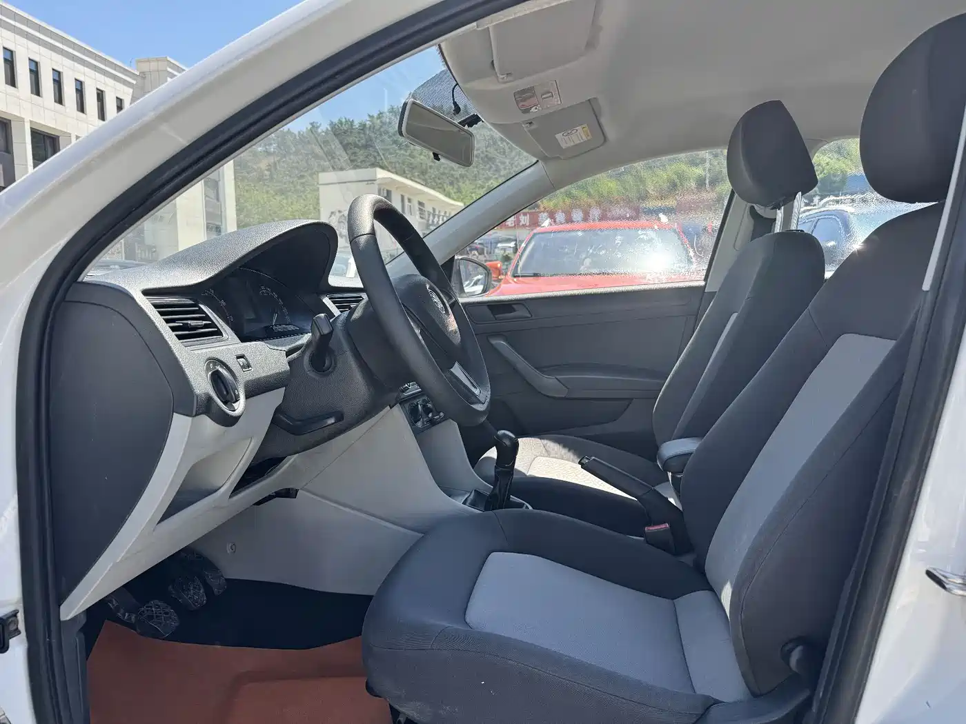 Škoda Rapid 2016 1.4L Manual Forward Edition фото 4