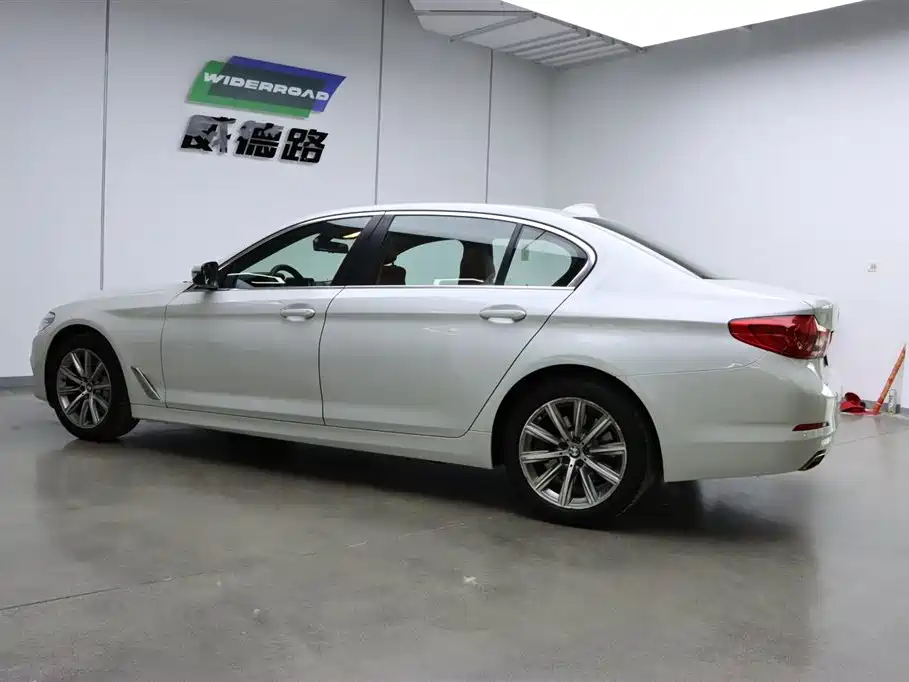 BMW 5 Series 2018 528Li Launch Special Edition фото 7
