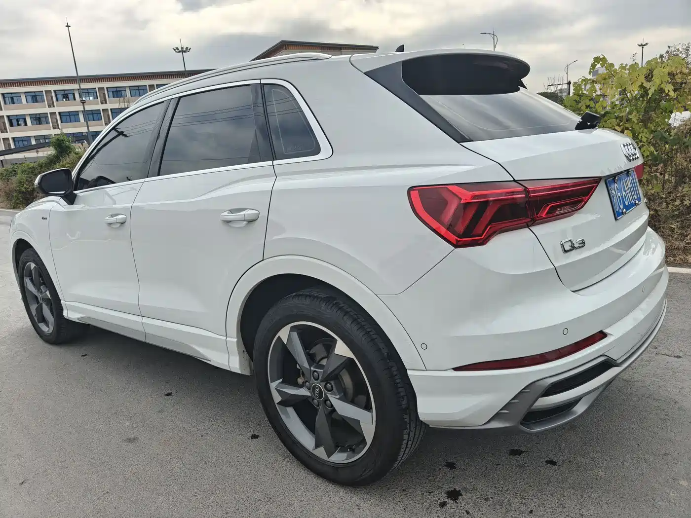 Photo 4 - Audi Q3