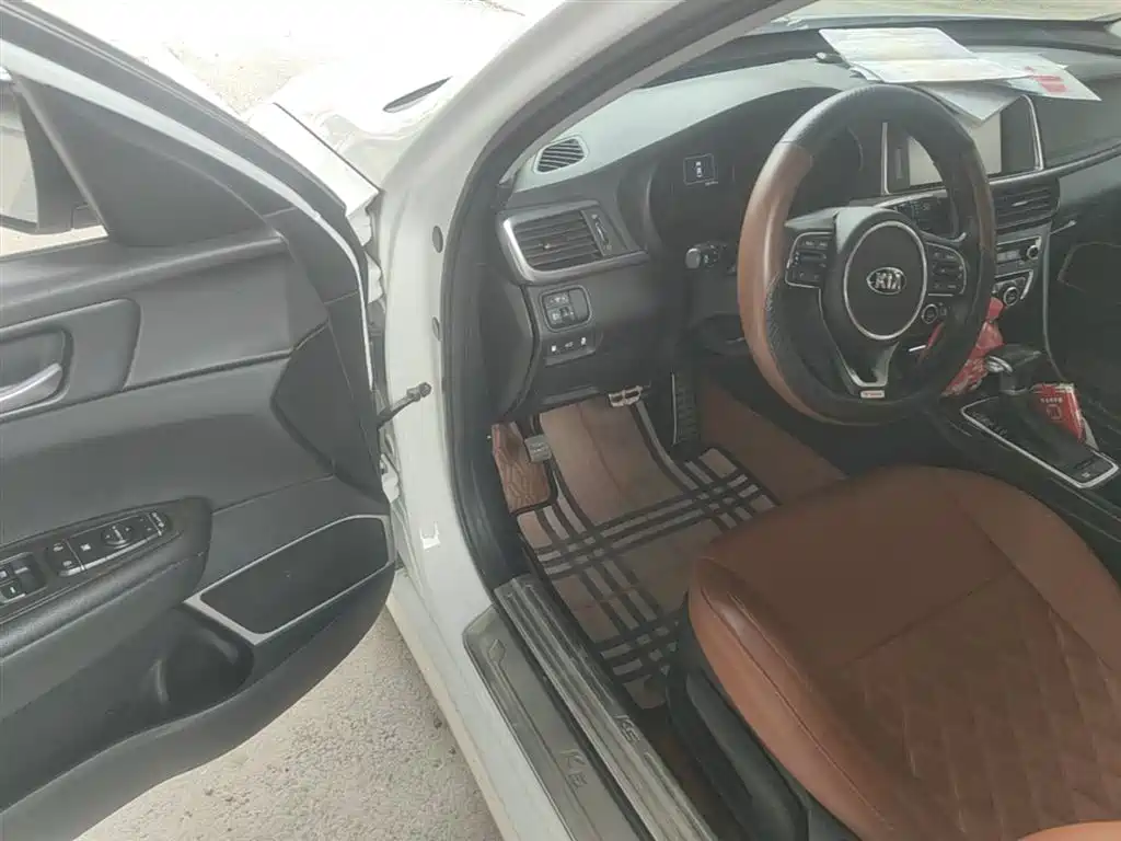 Kia K5 2016 1.6T Automatic LUX фото 16