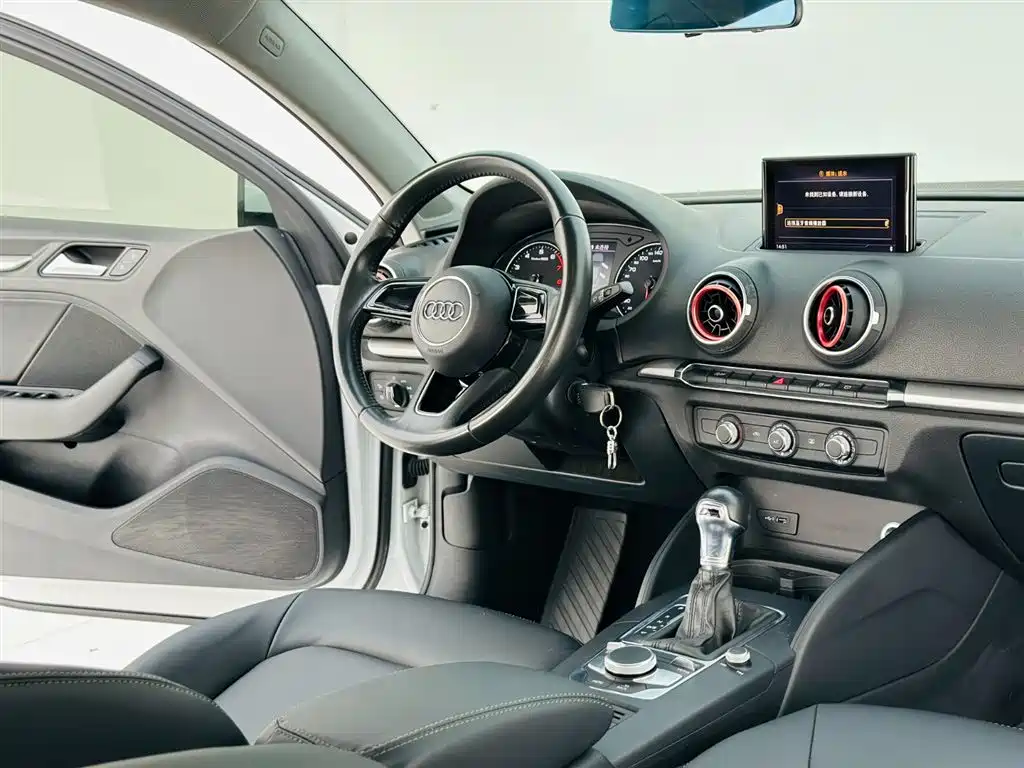 Audi A3 2017 Limousine 35 TFSI Progressive фото 16
