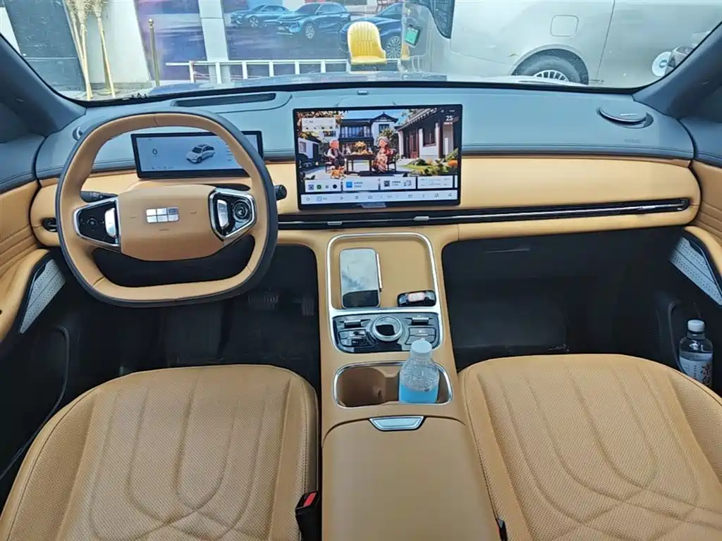 Geely Galaxy Galaxy Starship 7 EM-i 2025 120km Navigation Edition фото 6