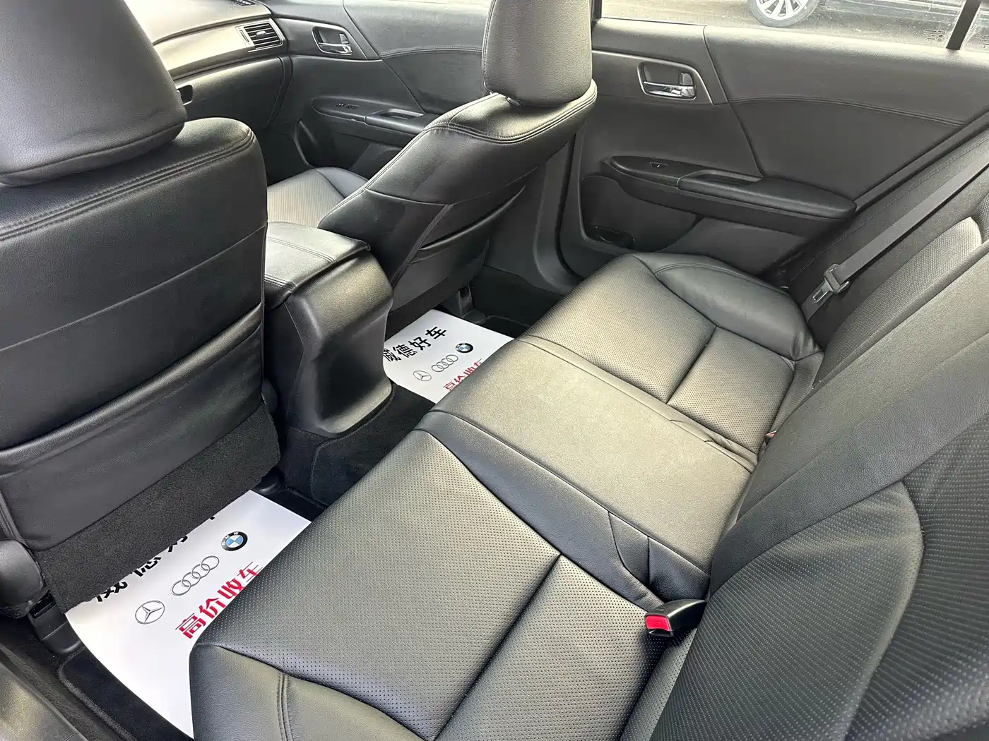 Фото 9 - Honda Accord