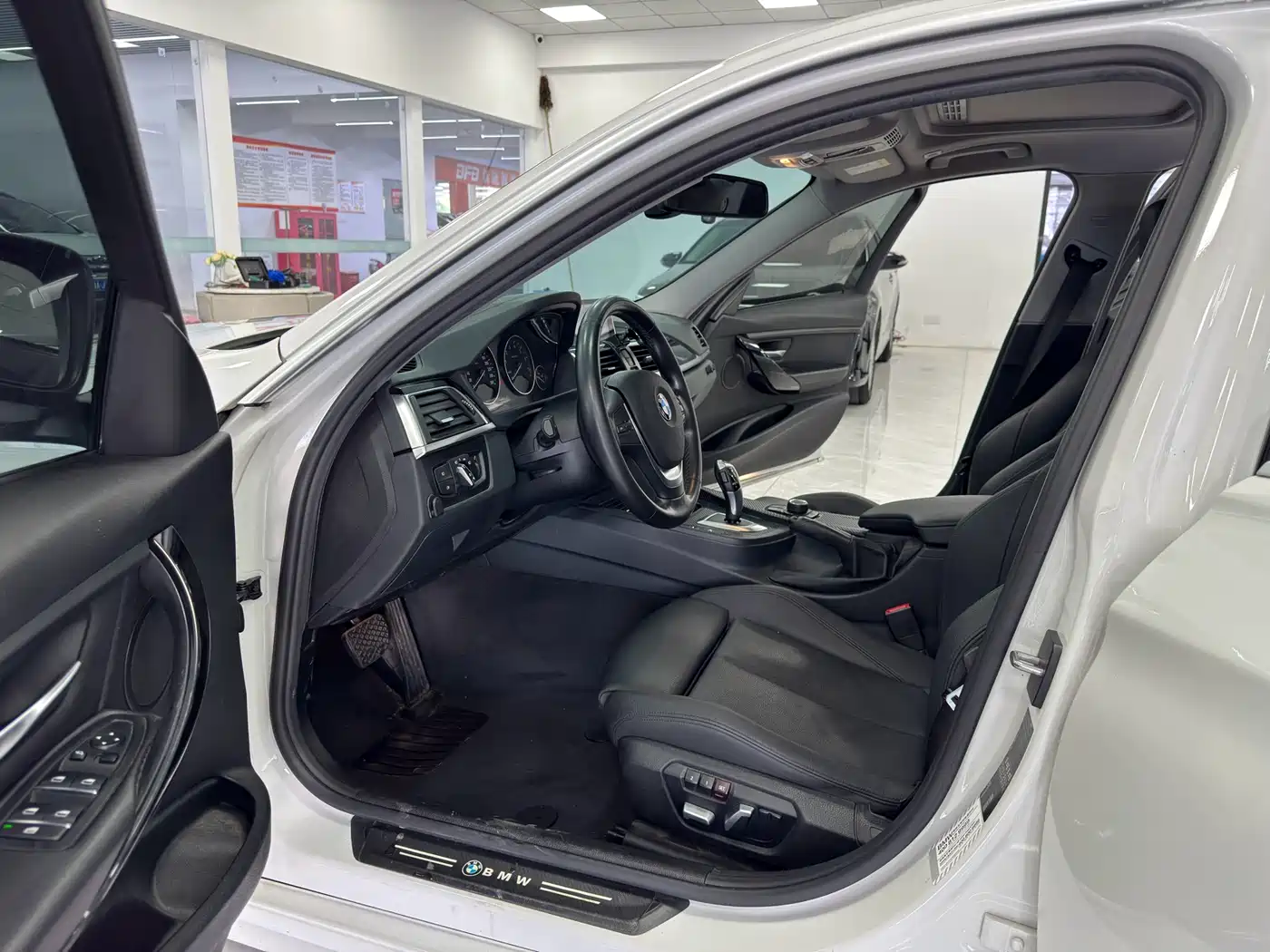 BMW 3 Series 2018 320Li Fashion Style фото 8