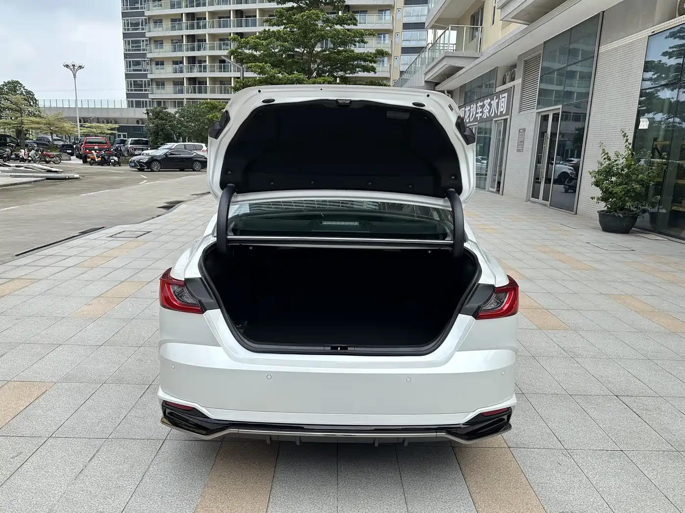Toyota Camry 2024 Model Dual Hybrid 2.0HXS Sport Plus Edition фото 20
