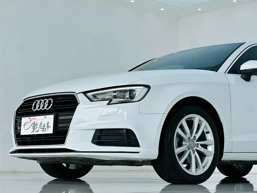 Audi A3 2017 Limousine 35 TFSI Progressive фото 8