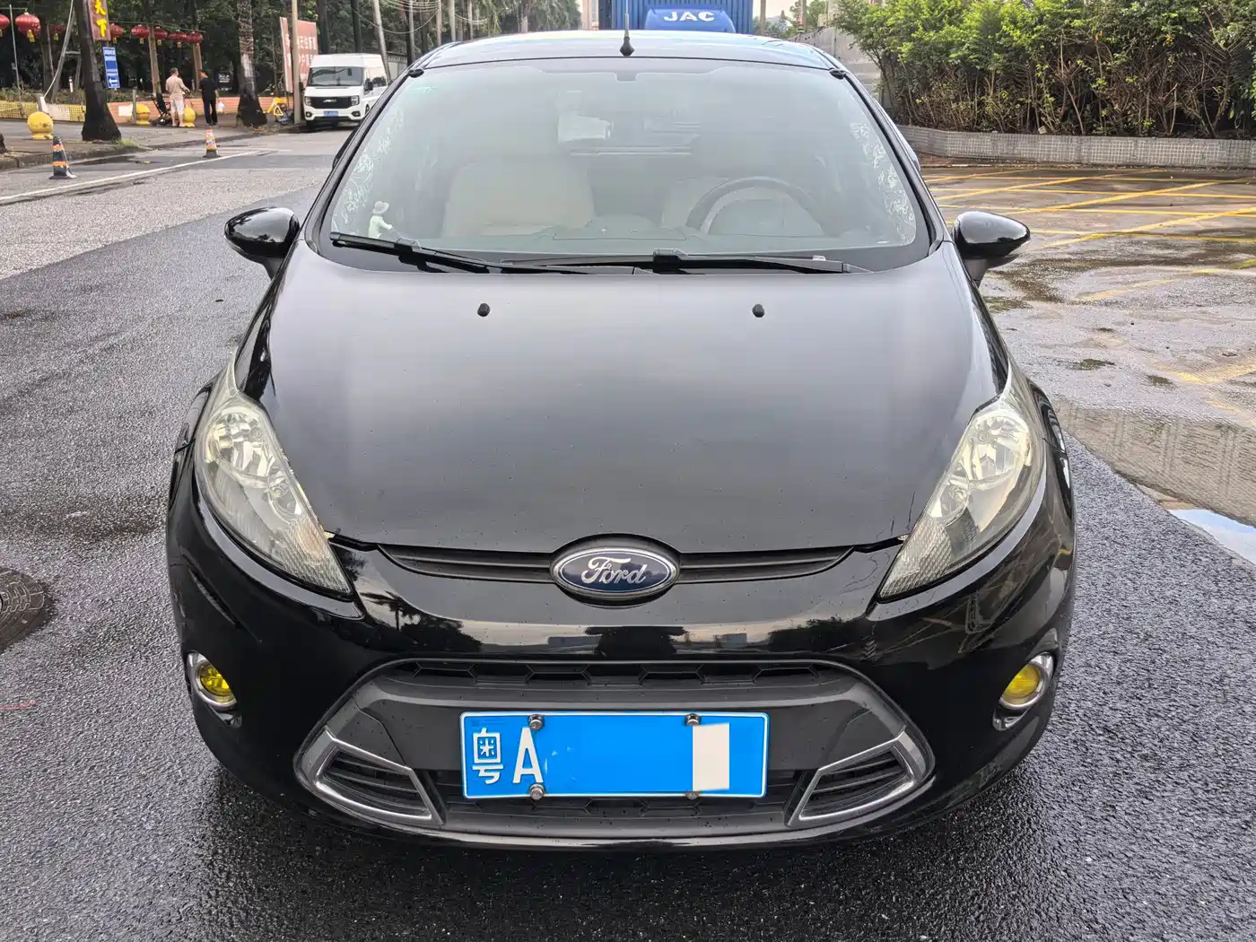 Photo 2 - Ford Fiesta