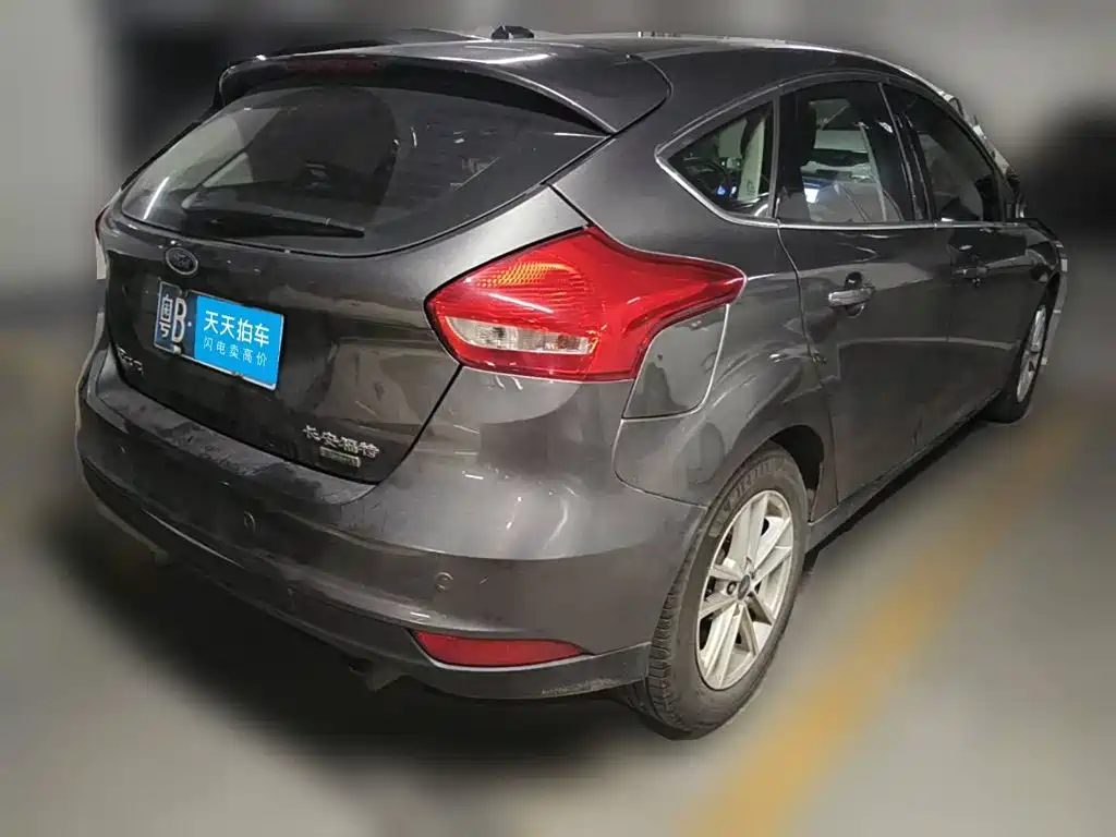 Photo 2 - Ford Focus