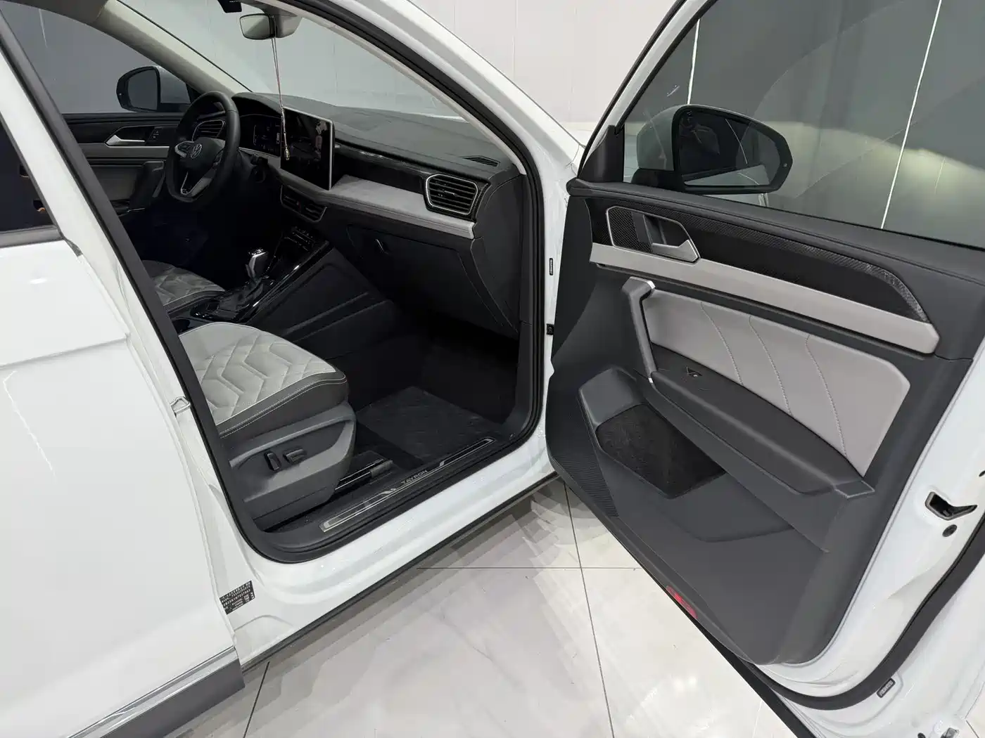 Volkswagen Tayron 2023 280TSI 2WD Luxury Plus Advanced Edition фото 19