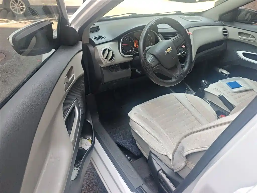 Chevrolet Sail 2015 Sail 3 1.5L Manual Ideal Sunroof Edition фото 13