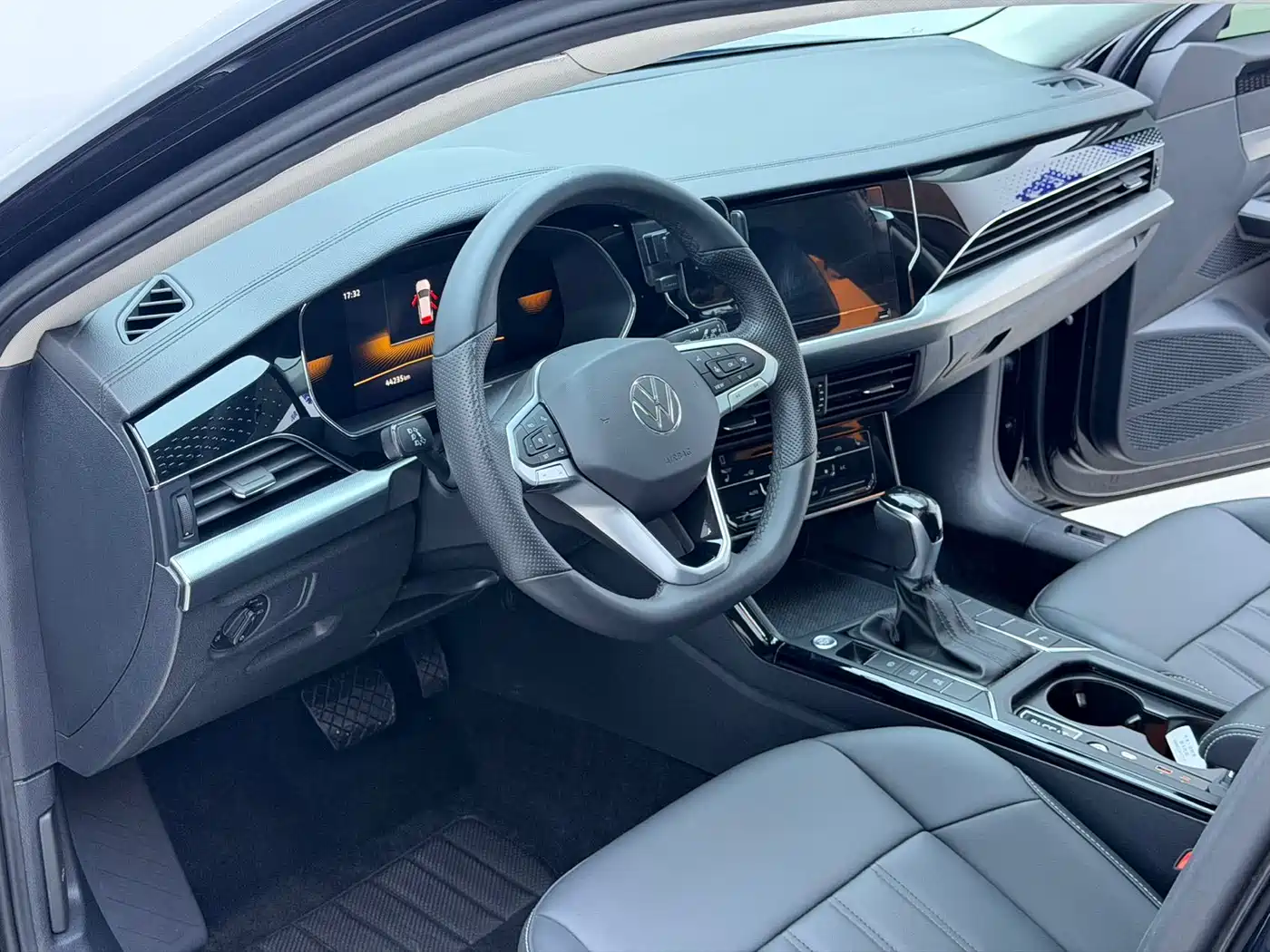 Volkswagen Passat 2023 Facelift 280TSI Business Edition фото 6