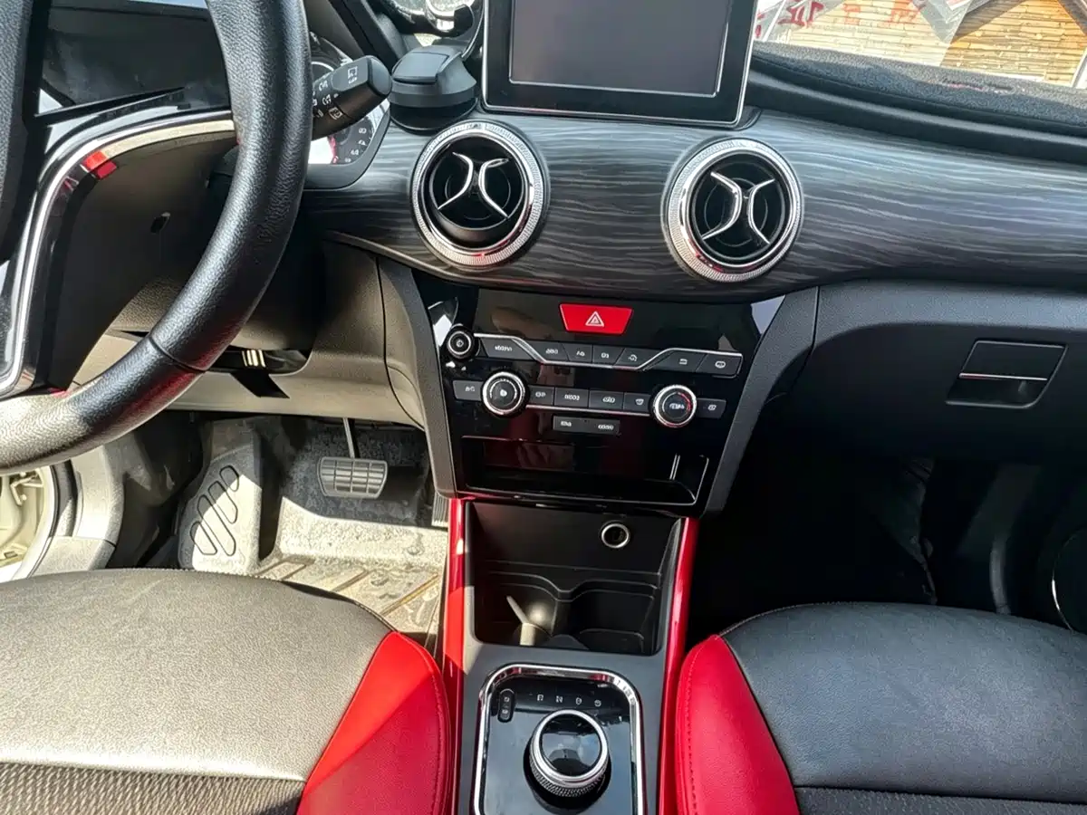 BAIC New Energy EX 2018 2018 EX360 New Trend Edition