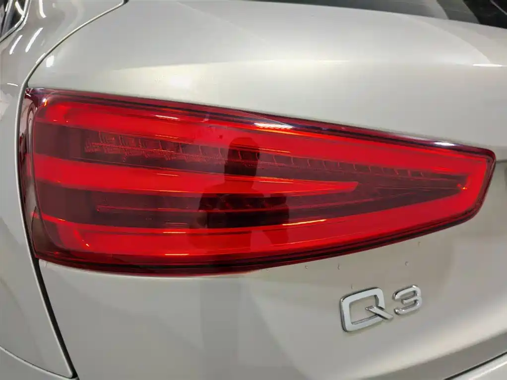 Audi Q3 2015 35 TFSI quattro Technology фото 14