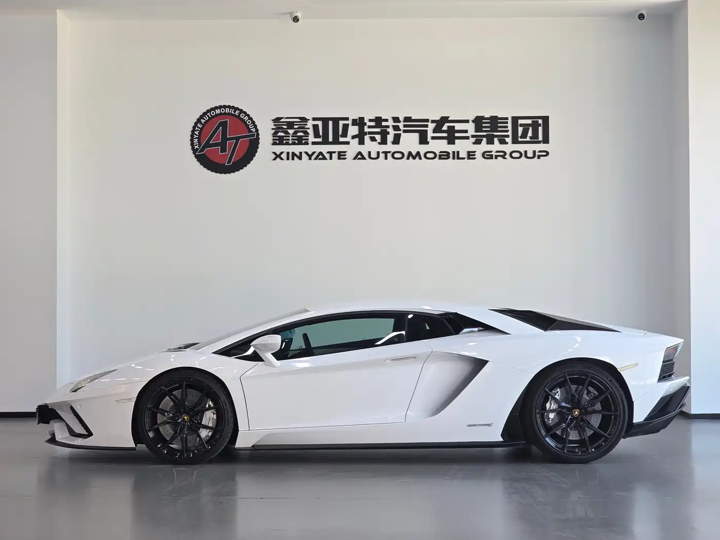 Lamborghini Aventador 2011 LP 700-4 фото 5