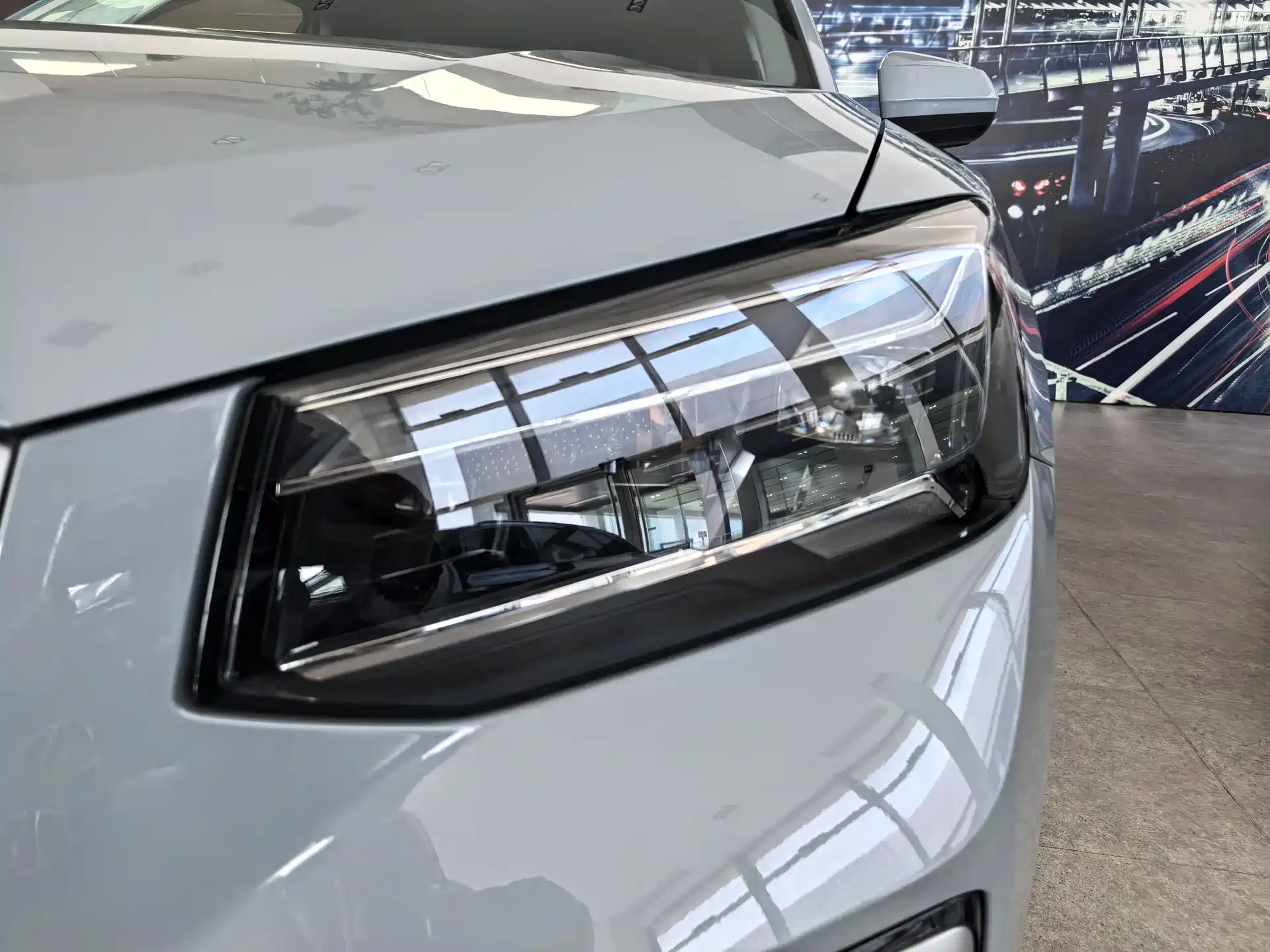 Фото 3 - Audi Q2L