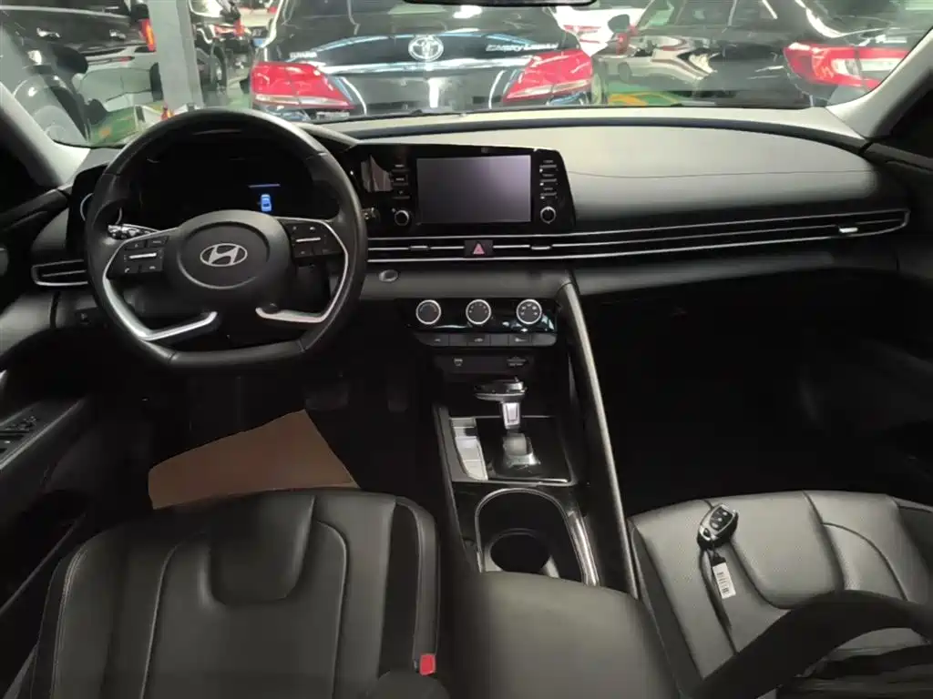 Hyundai Elantra 2023 1.5L CVT GLX Elite Edition фото 10
