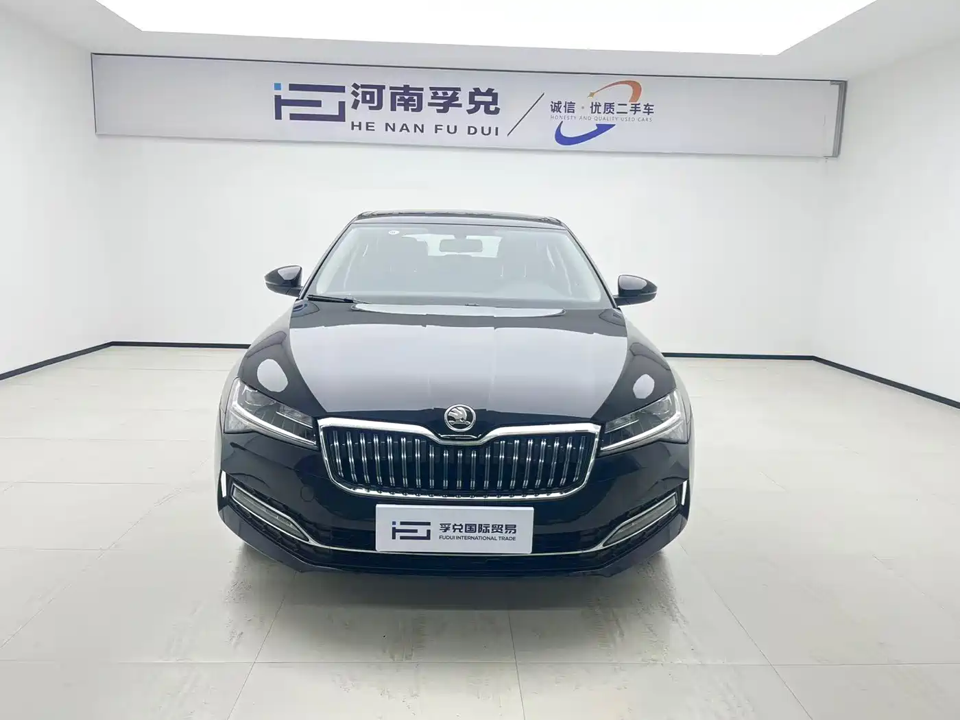 Škoda Superb 2024 TSI280 DSG Premium Edition фото 2