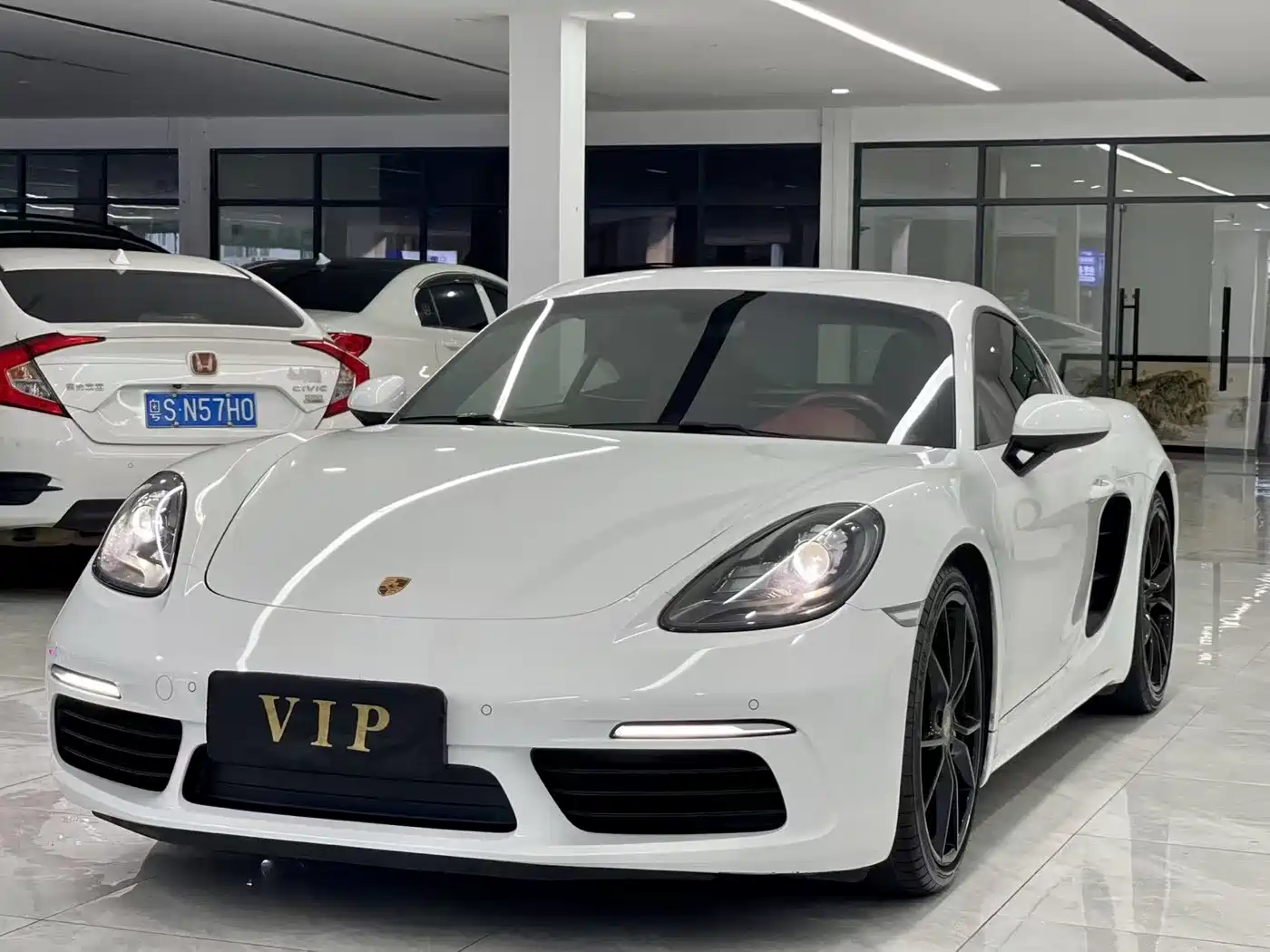 Porsche 718 2018 Cayman 2.0T фото 2