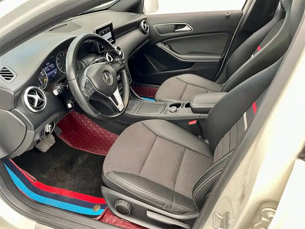 Mercedes-Benz A-Class (Import) 2015 A 180 фото 6