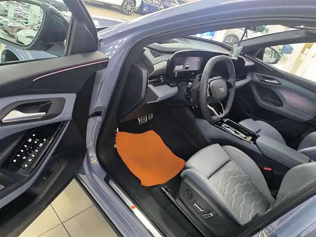 Audi Q6L e-tron 2025 Model Pioneer Edition фото 16
