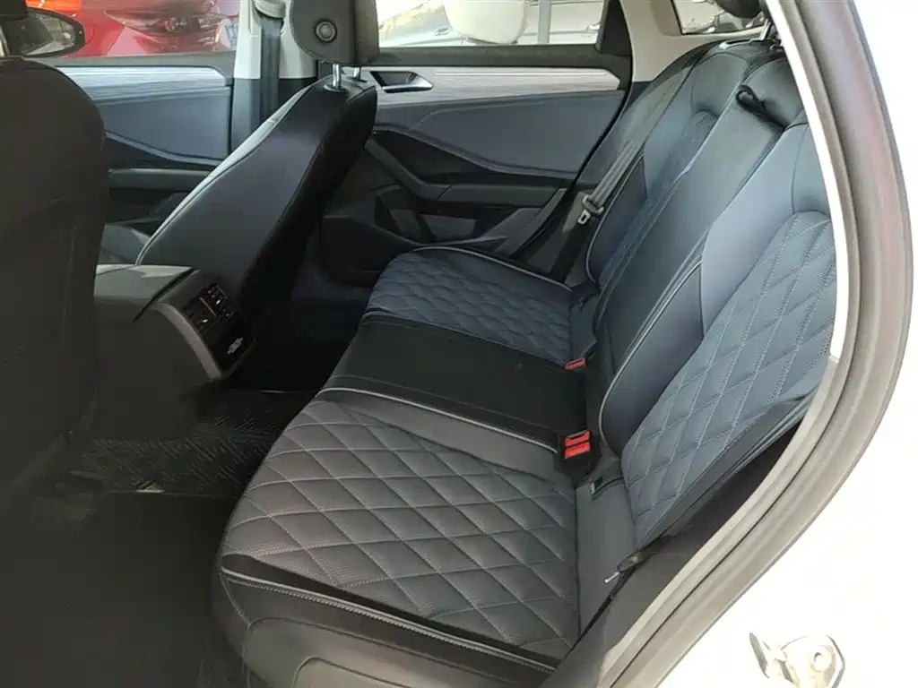 Volkswagen Sagitar 2023 300TSI DSG Surpassing Edition фото 17