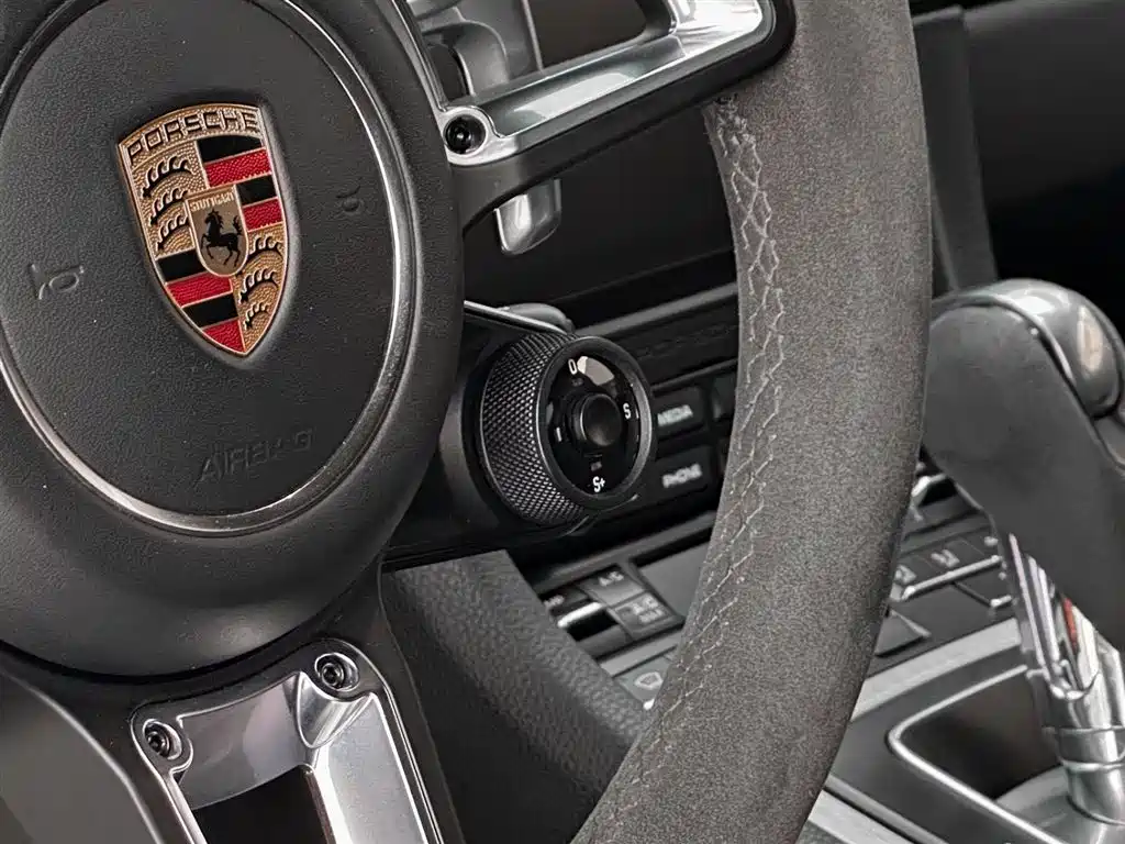Porsche 911 2017 Carrera GTS 3.0T фото 12