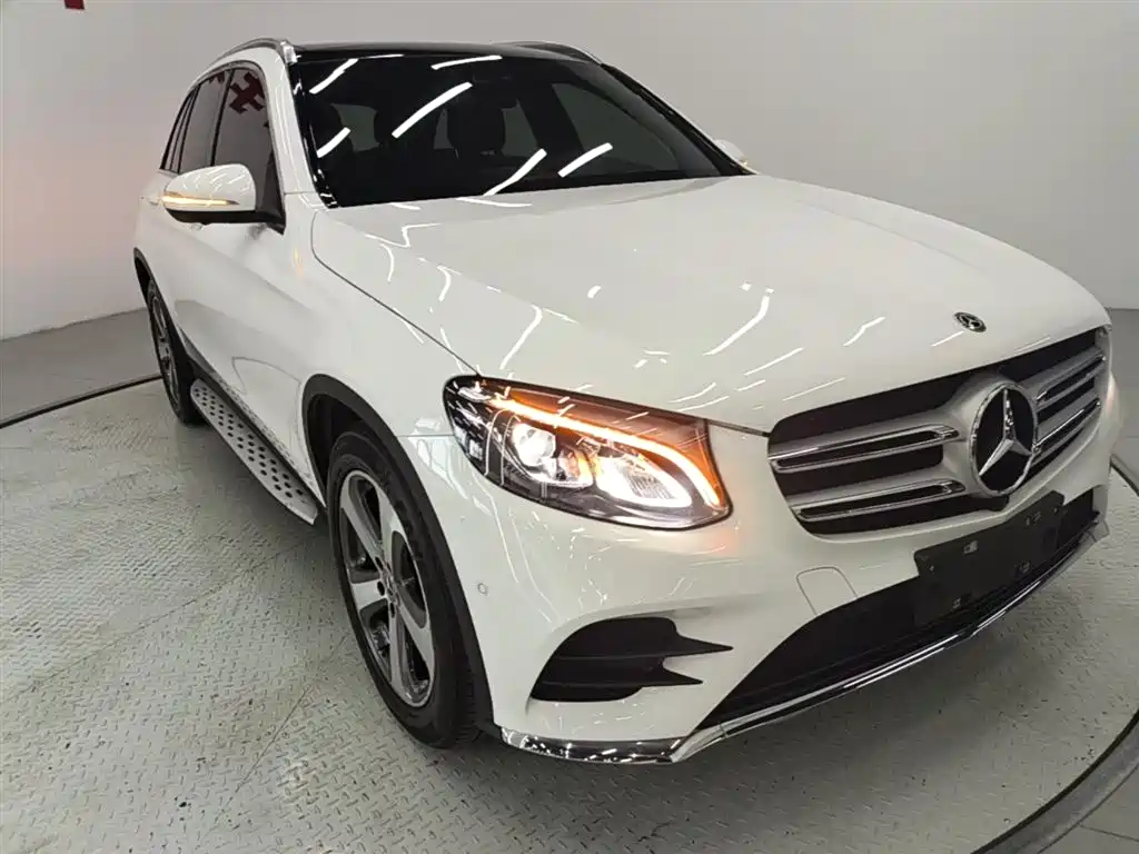 Mercedes-Benz GLC 2017 GLC 260 4MATIC Luxury фото 4