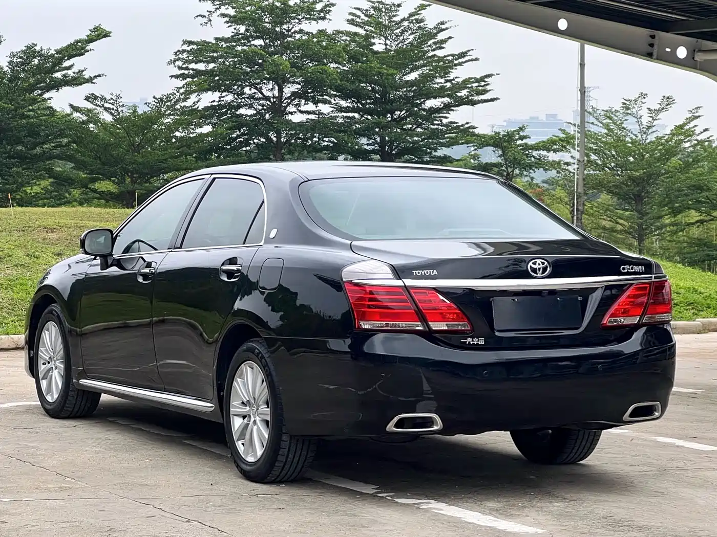 Toyota Crown 2012 2.5L Royal Navigation Edition фото 18