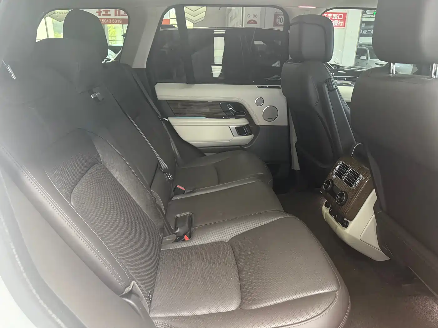 Land Rover Range Rover 2019 3.0 SCV6 Heritage Edition фото 10
